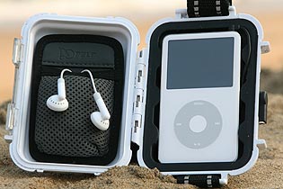 "iProtect": Peli i1010 iPod protective microcase